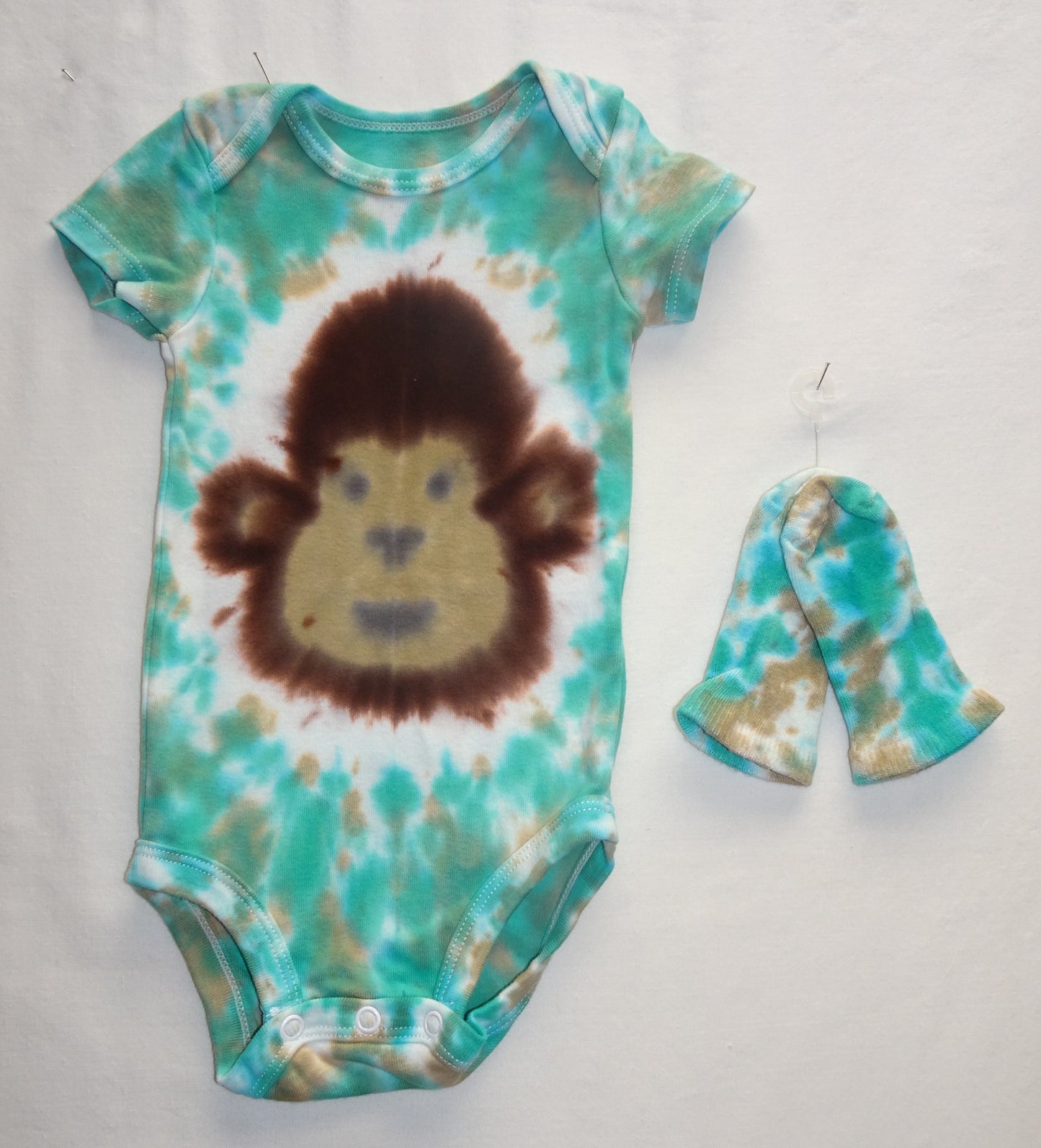 Monkey-aqua/tan